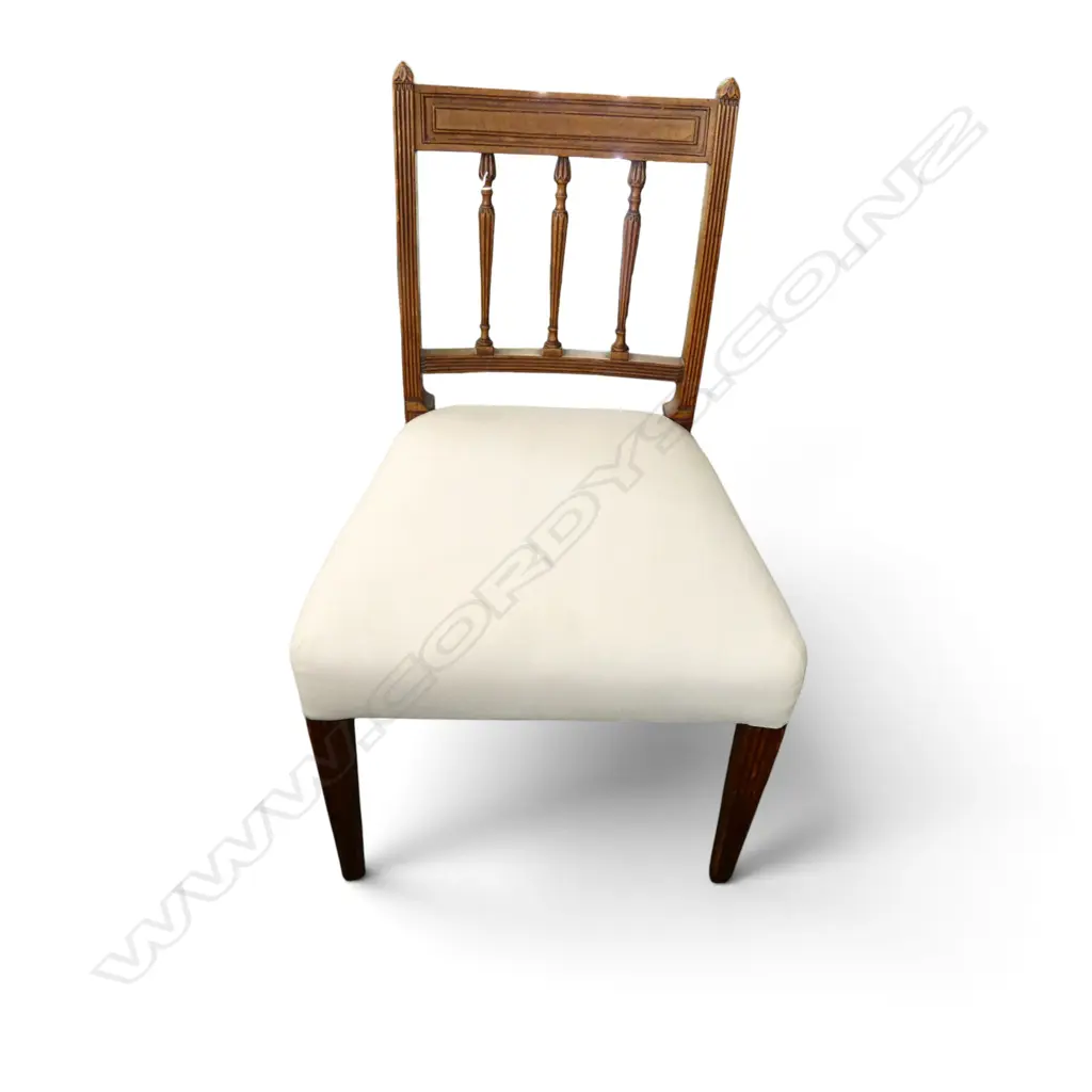 ANTIQUE CHAIR Image 1++