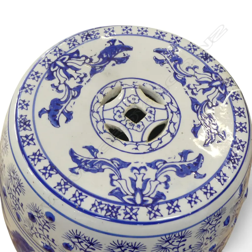 ORIENTAL B/W GARDEN STOOL H.390mm Image 1++