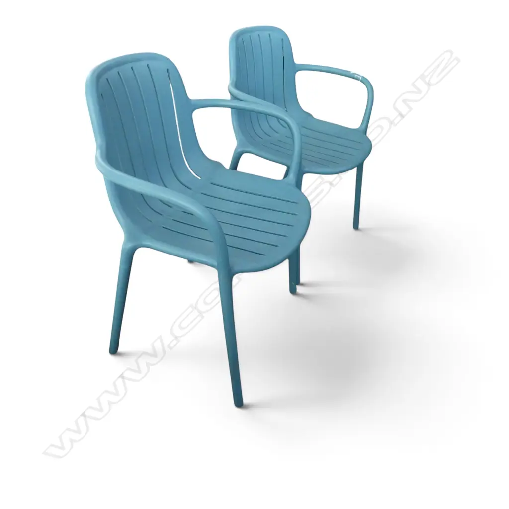 PR BLUE PLASTIC OUTDOOR DINING CHAIRS Image 1++