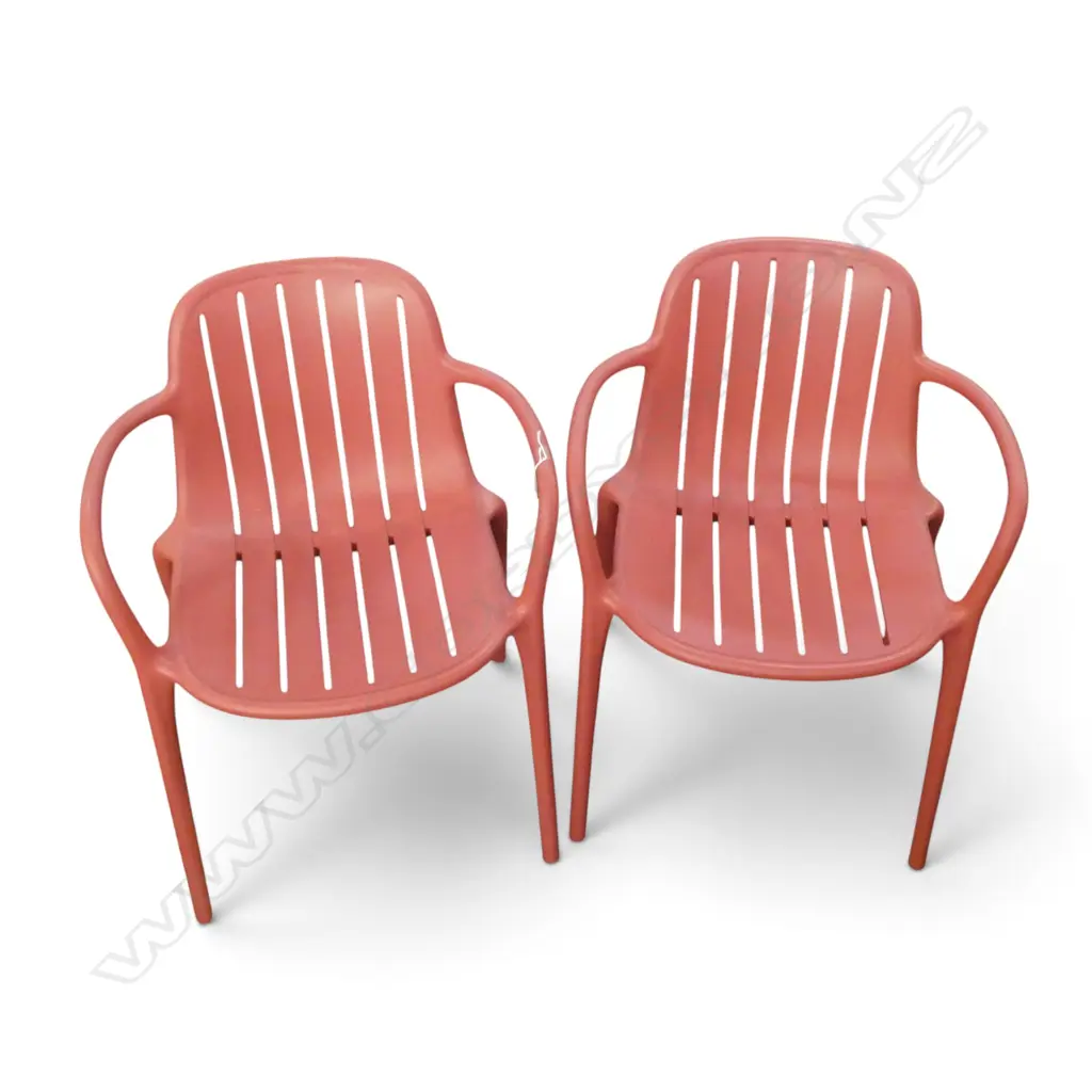 PR RED PLASTIC OUTDOOR DINING CHAIRS Image 1++