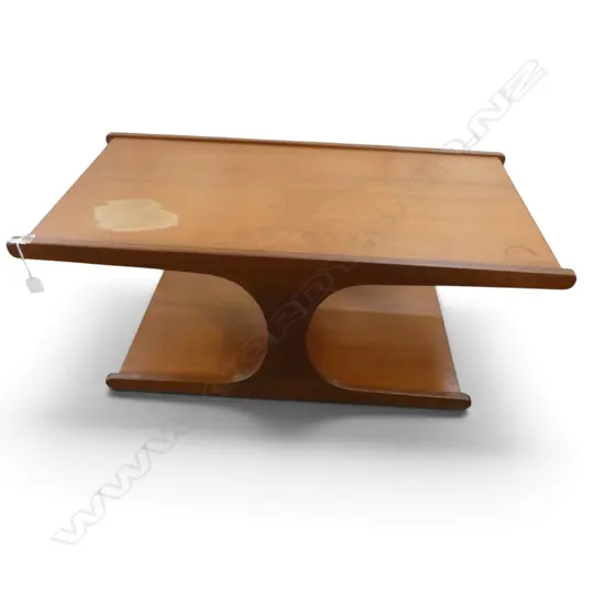 RETRO MAHOGANY COFFEE TABLE ON CASTORS W.960mm mark to top