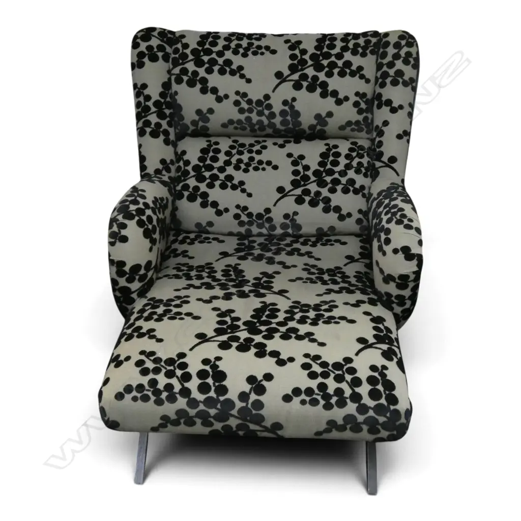 MODERN DESIGN LOUNGER 'BERRY CLUSTER' PATTERN Image 1++