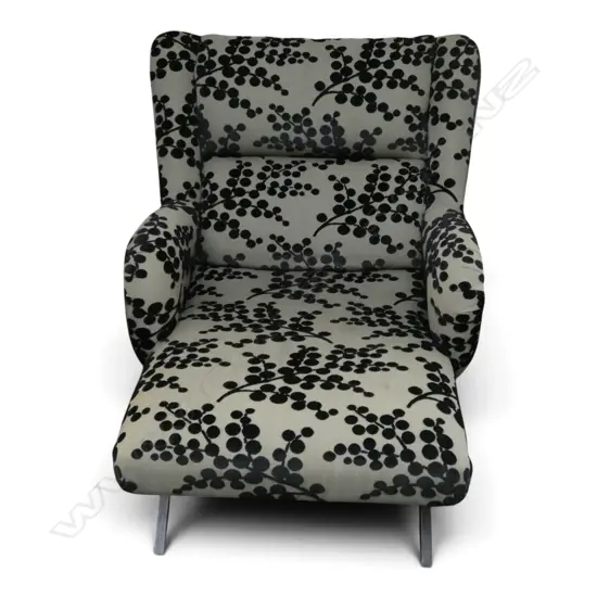 MODERN DESIGN LOUNGER 'BERRY CLUSTER' PATTERN