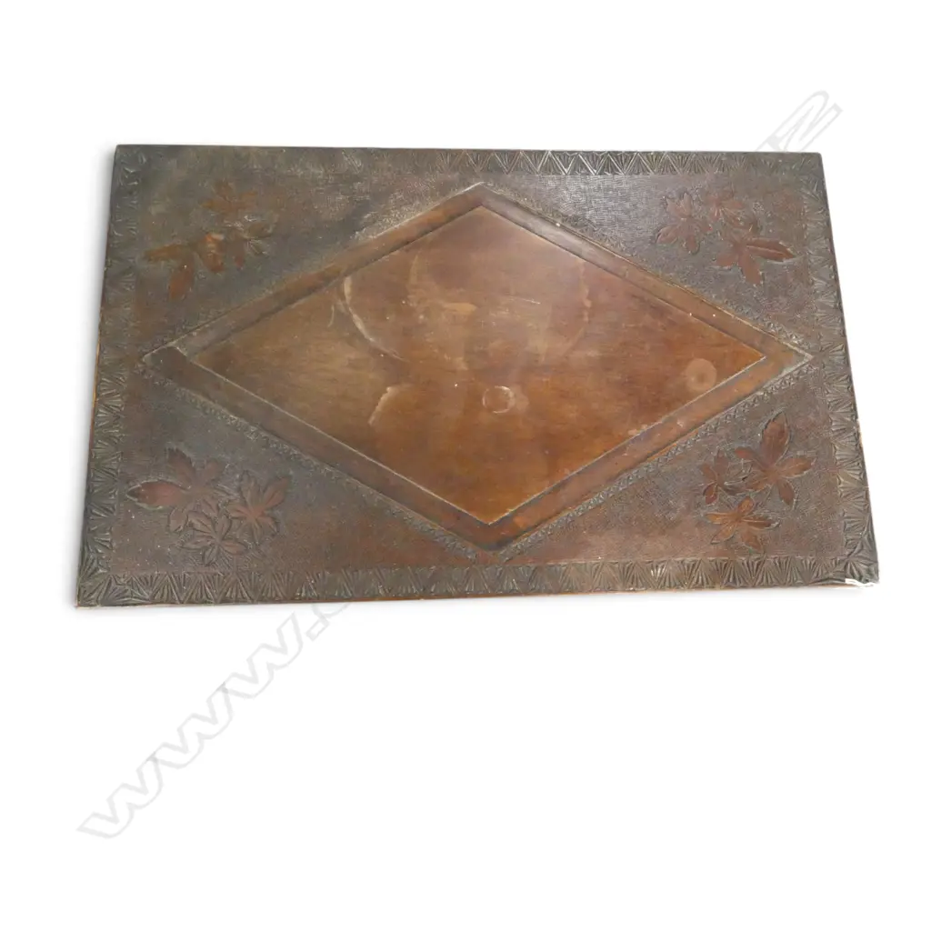 CHIP CARVED SIDE TABLE 610x380x505mm Image 1++