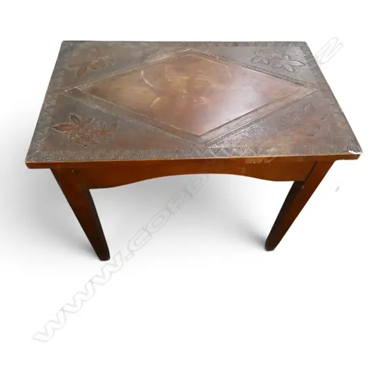CHIP CARVED SIDE TABLE 610x380x505mm
