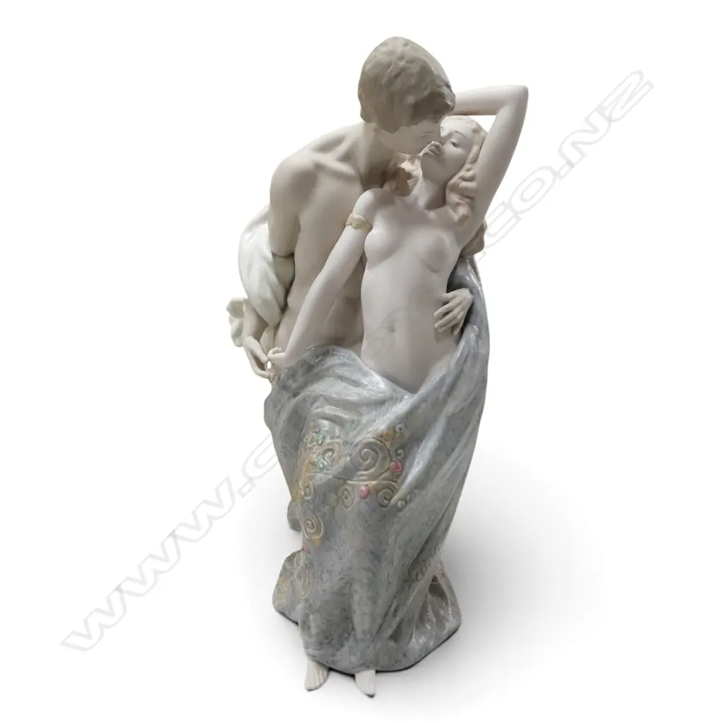 LLADRO 'PASSIONATE LOVERS' w. box H.460mm Image 1++
