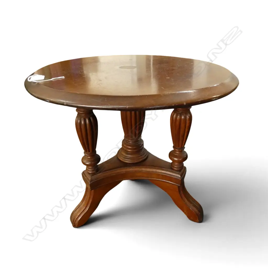SMALL MAHOGANY SIDE TABLE H.400mm, 470mm dia Image 1++