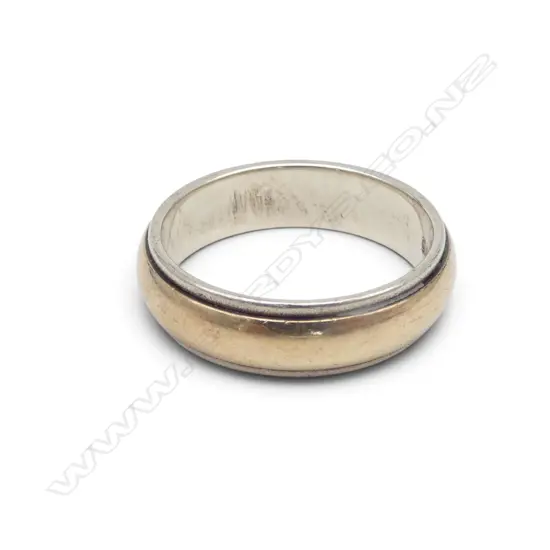 9ct WHITE & YELLOW GOLD BAND RING 6.7gms SIZE R