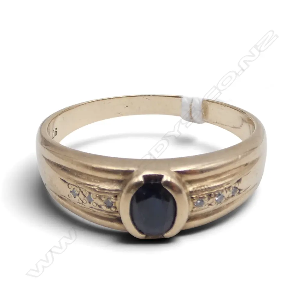 9ct YELLOW GOLD SAPPHIRE & DIAMOND RING 4.6gm SIZE V Image 1++