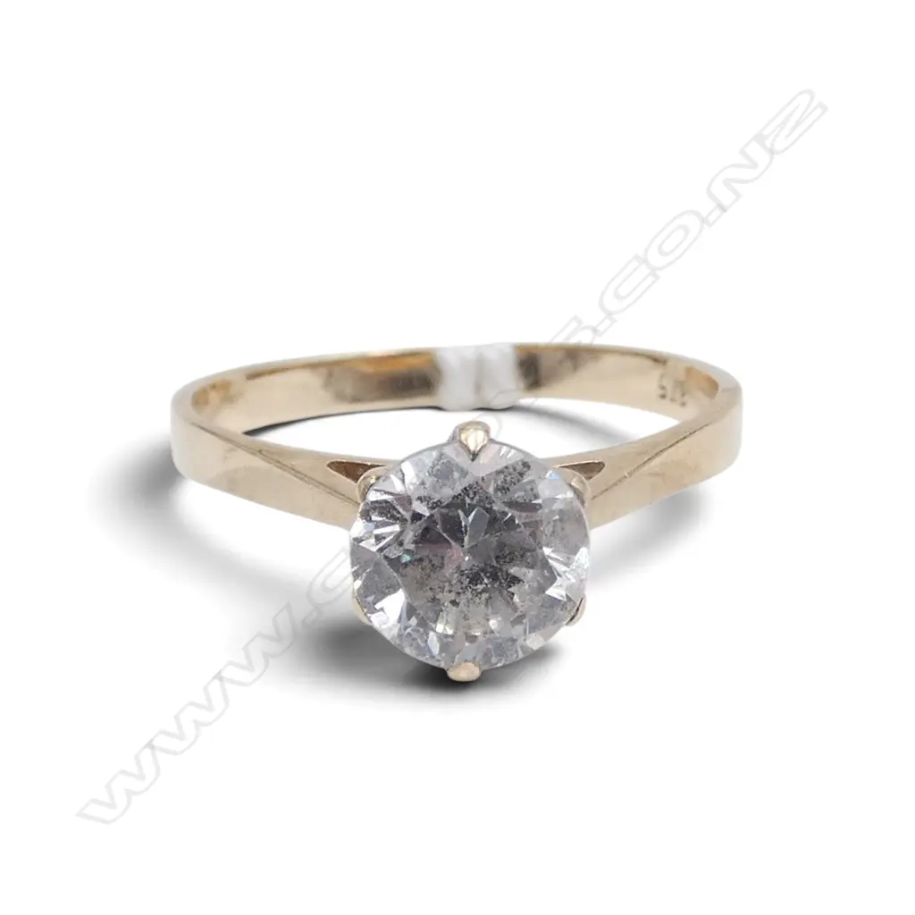 9ct YELLOW GOLD faux SOLITAIRE CZ RING 1.9gm CLAWS FAULTED SIZEM Image 1++