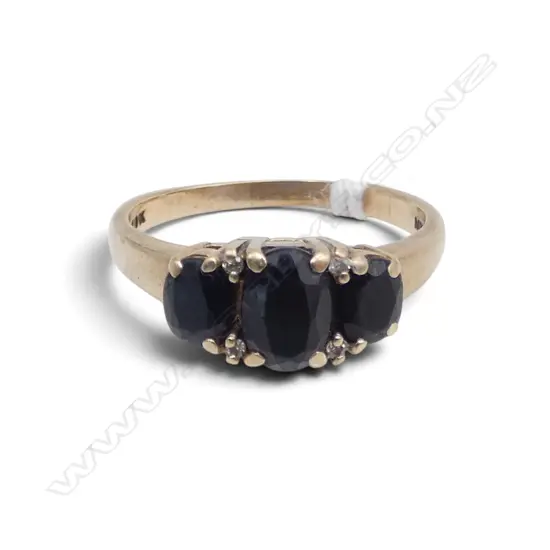 9ct YELLOW GOLD 3 SAPPHIRE & DIAMOND RING 3gms SIZE R