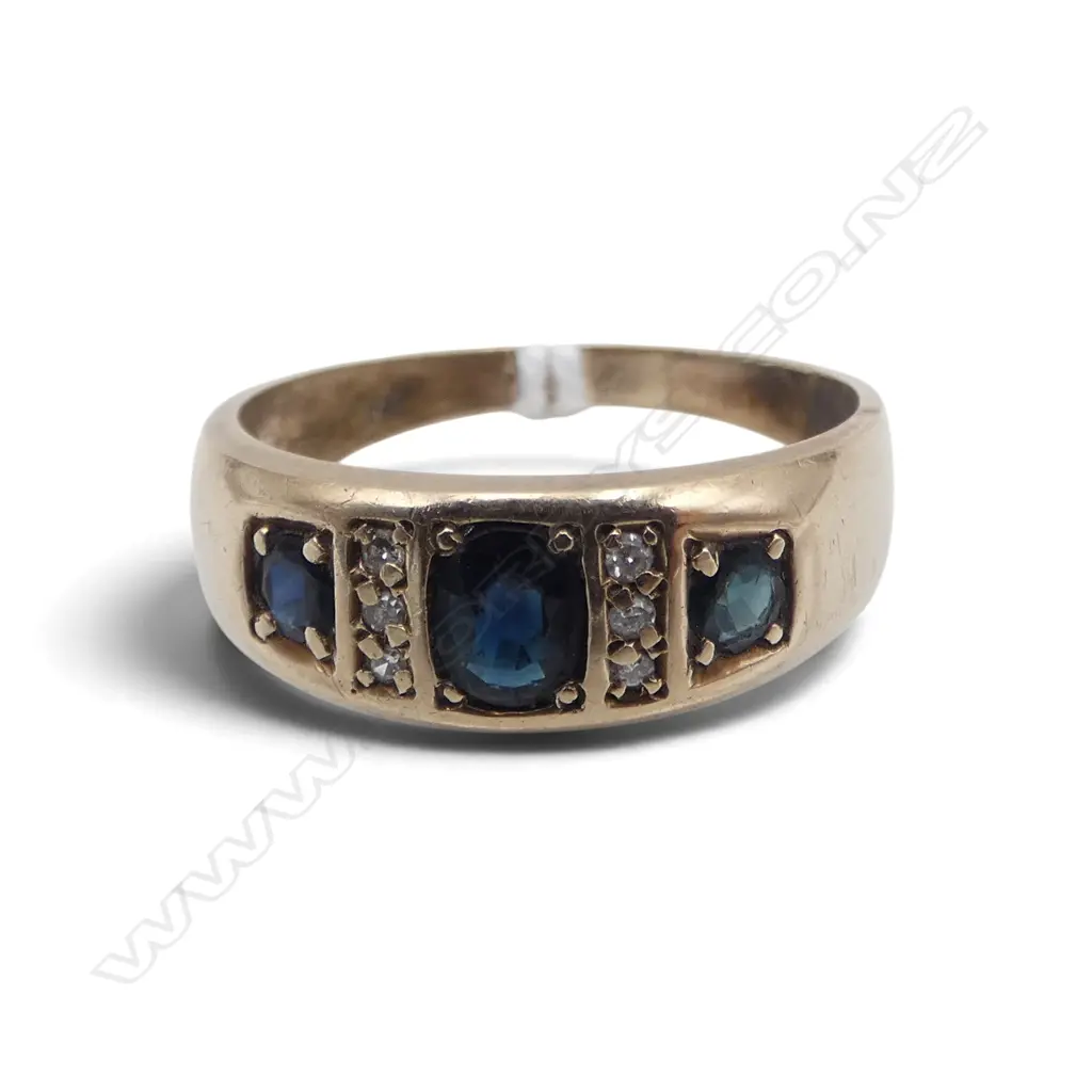 9ct YELLOW GOLD 3 SAPPHIRE (some abrassion) & tiny DIAMOND RING 3.37gms SIZE S Image 1++