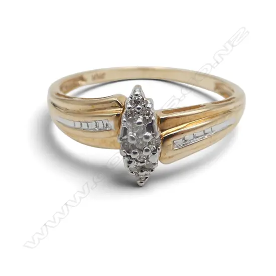 10ct YELLOW GOLD DIAMOND CLUSTER RING 1.88gm SIZE N1/2