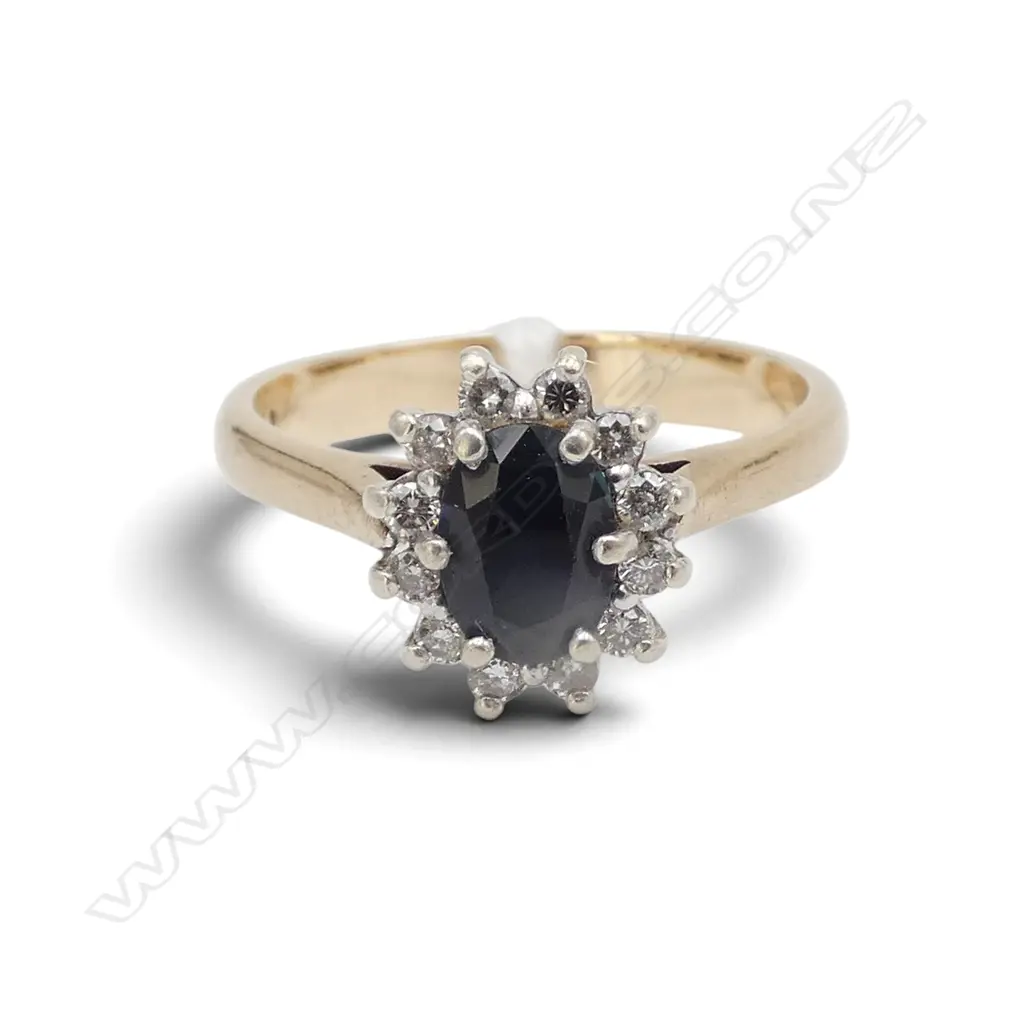 10ct GOLD SAPPHIRE & DIAMOND CLUSTER RING 4.1gms SIZE S Image 1++