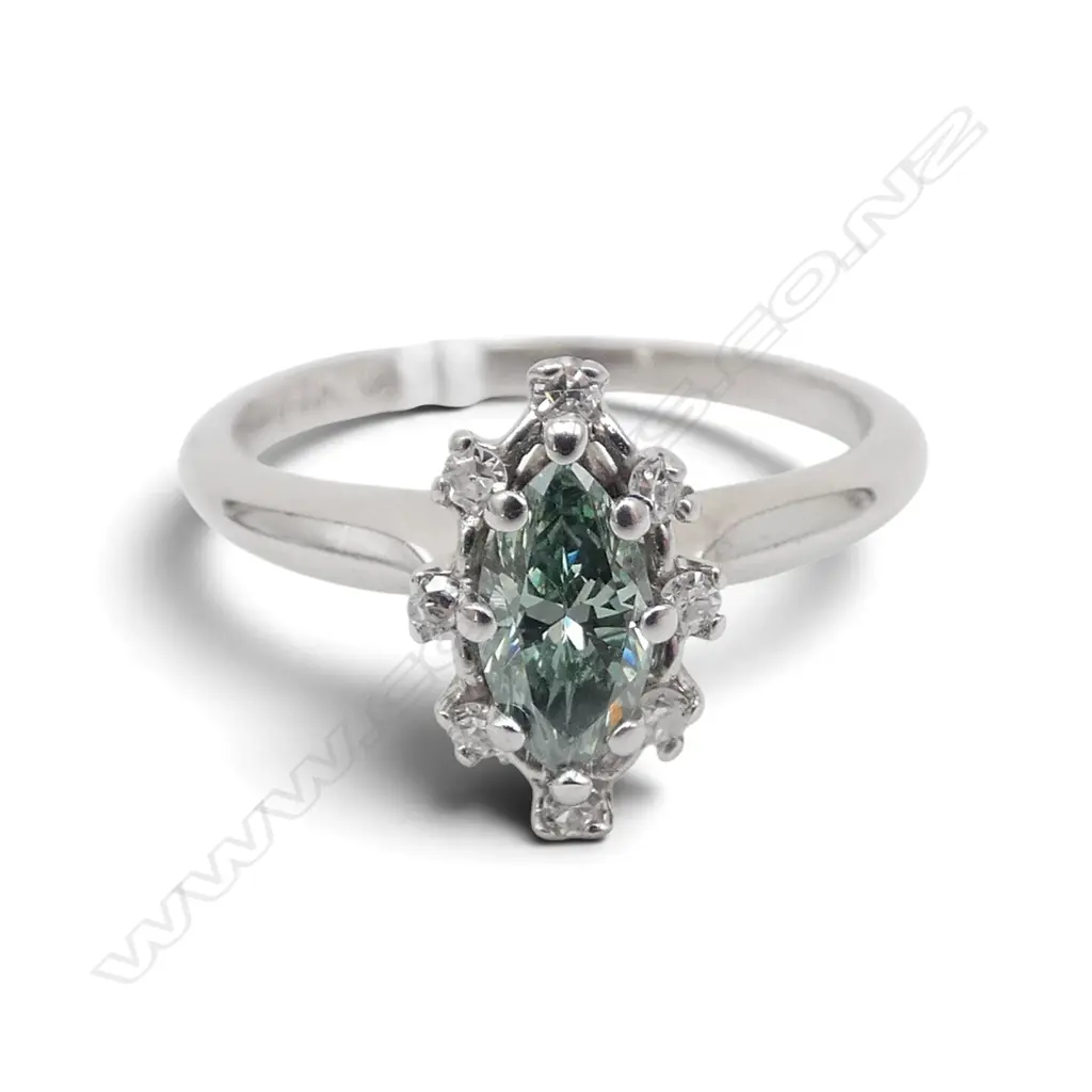 14ct W/GOLD & DIAMOND RING central marquise-cut treated green SI1 diamond 2.72gms SIZE M Image 1++