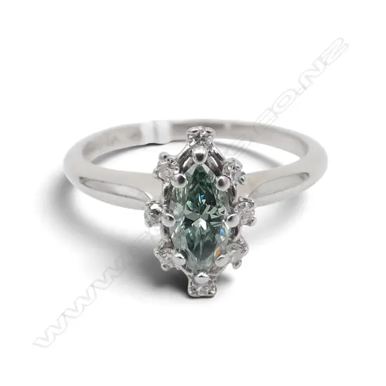 14ct W/GOLD & DIAMOND RING central marquise-cut treated green SI1 diamond 2.72gms SIZE M