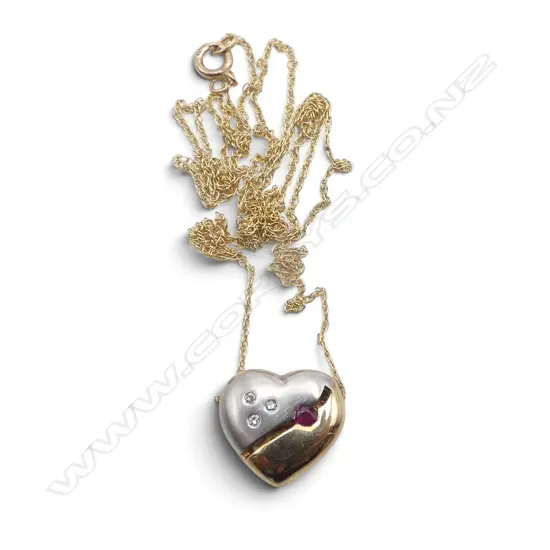 10ct GOLD FINE NECKLACE w 10ct WHITE & YELLOW GOLD HEART PENDANT set with RUBY & DIAMONDS. 1.5gms