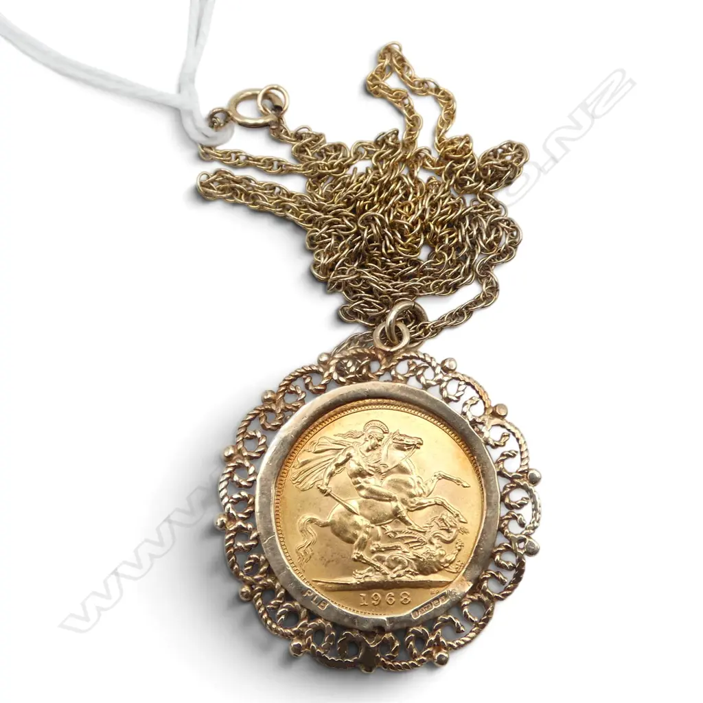 1968 GOLD SOVEREIGN in 9ct mount on 9ct gold chain 14.61gms Image 1++