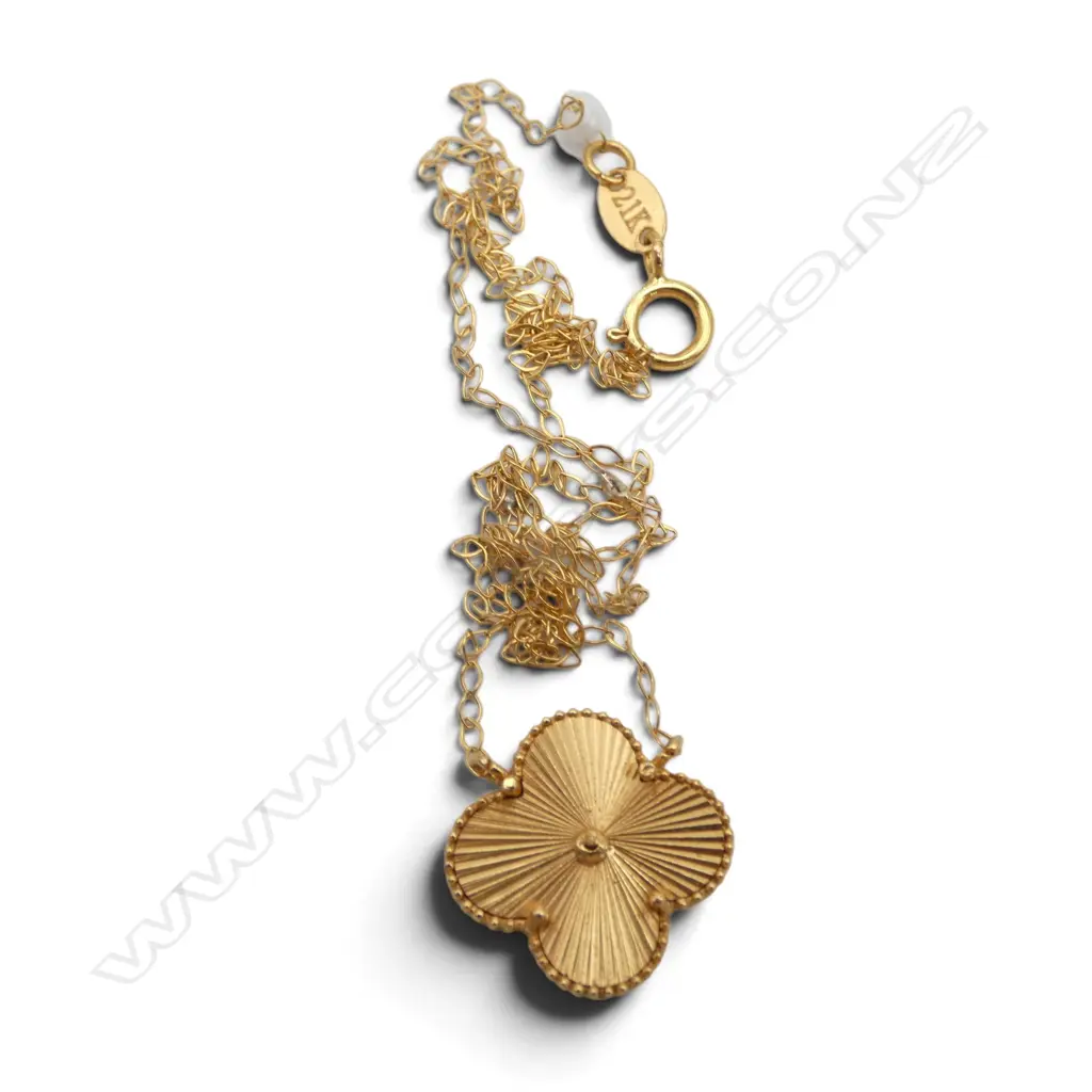 21ct GOLD FOUR LEAF CLOVER PENDANT 1.78gms Image 1++