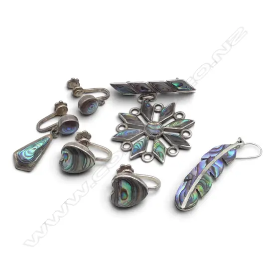ASST. SGT SILVER & PAUA JEWELLERY; 2 PR EARRINGS, BROOCH, EARRING ONE A/F