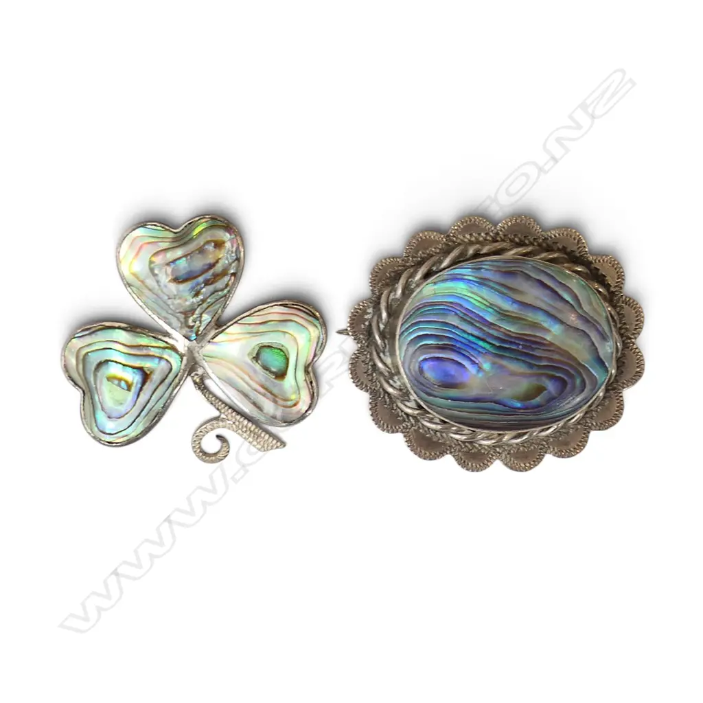 2 VINTAGE SILVER & PAUA SHELL BROOCHES the clover by Ataahua Image 1++