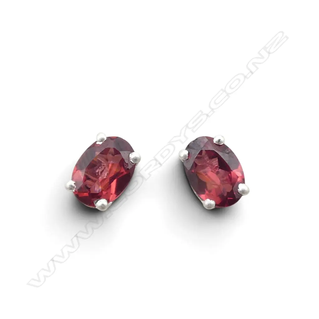 PR SILVER GARNET STUDS Image 1++