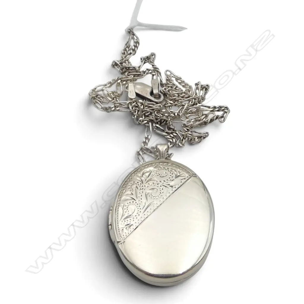 S/SILVER LOCKET ON S/SILVER CHAIN 500MM LONG 10.5GMS Image 1++