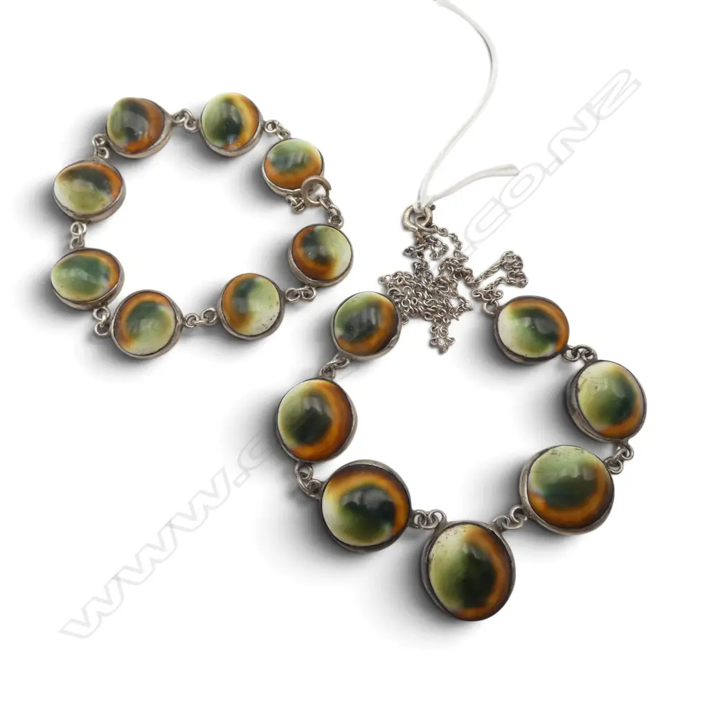 NZ SILVER & CATS EYE SHELL NECKLACE & BRACELET 47.7GMS TOTAL WIEGHT Image 1++