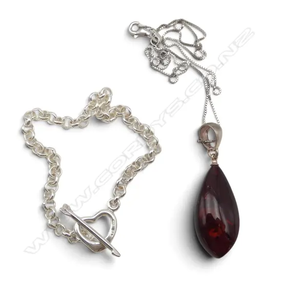 S/SILVER & AMBER PENDANT & ITALIAN S/SILVER BRACELET