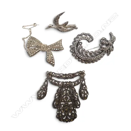 4 MARQUISITE & S/SILVER VINTAGE BROOCHES 34.6GMS