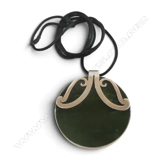 925 SILVER & GREENSTONE PENDANT BY PUAWAI JADE 55mm dia + BOX