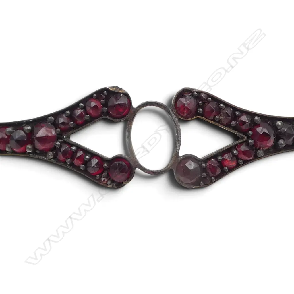ROLLED GOLD FOB CHAIN & GARNET SET BRACELET Image 1++
