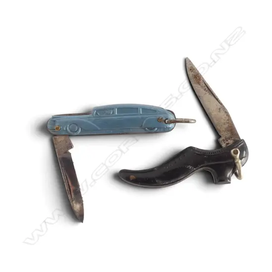 2 EARLY 20thC NOVELTY POCKET KNIVES.: 1 as a shoe other as an Art Deco salon car blue enamel paint