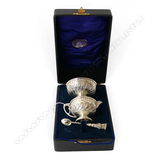 QUALITY LEATHER BOXED 3 PCE SILVER SUGAR & CREAM SET Birmingham 1904. By Robert Pringle & Sons 131gms