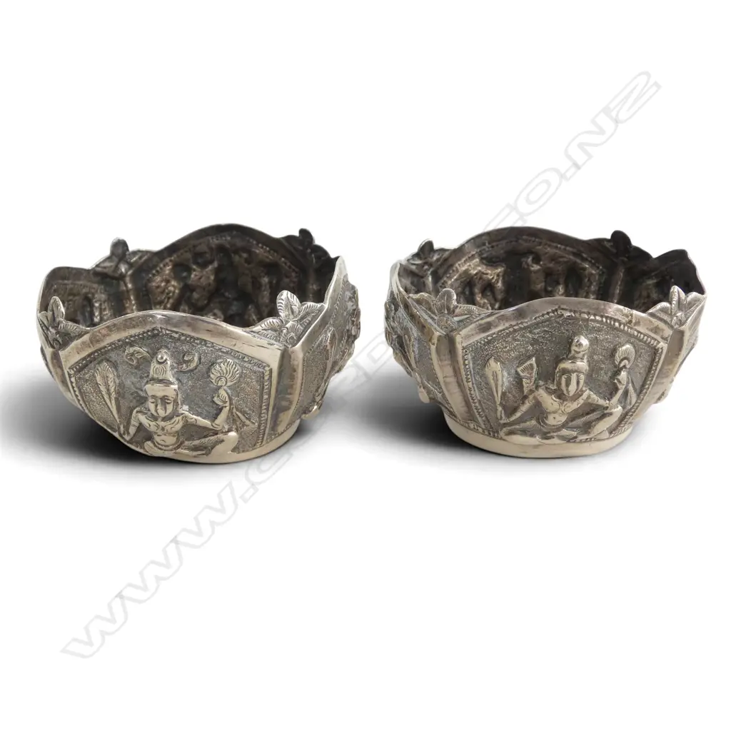 2 SIAM TESTED 900 SILVER FIGURE DANCING SMALL BOWLS DIA70MM 85.7GMS Image 1++