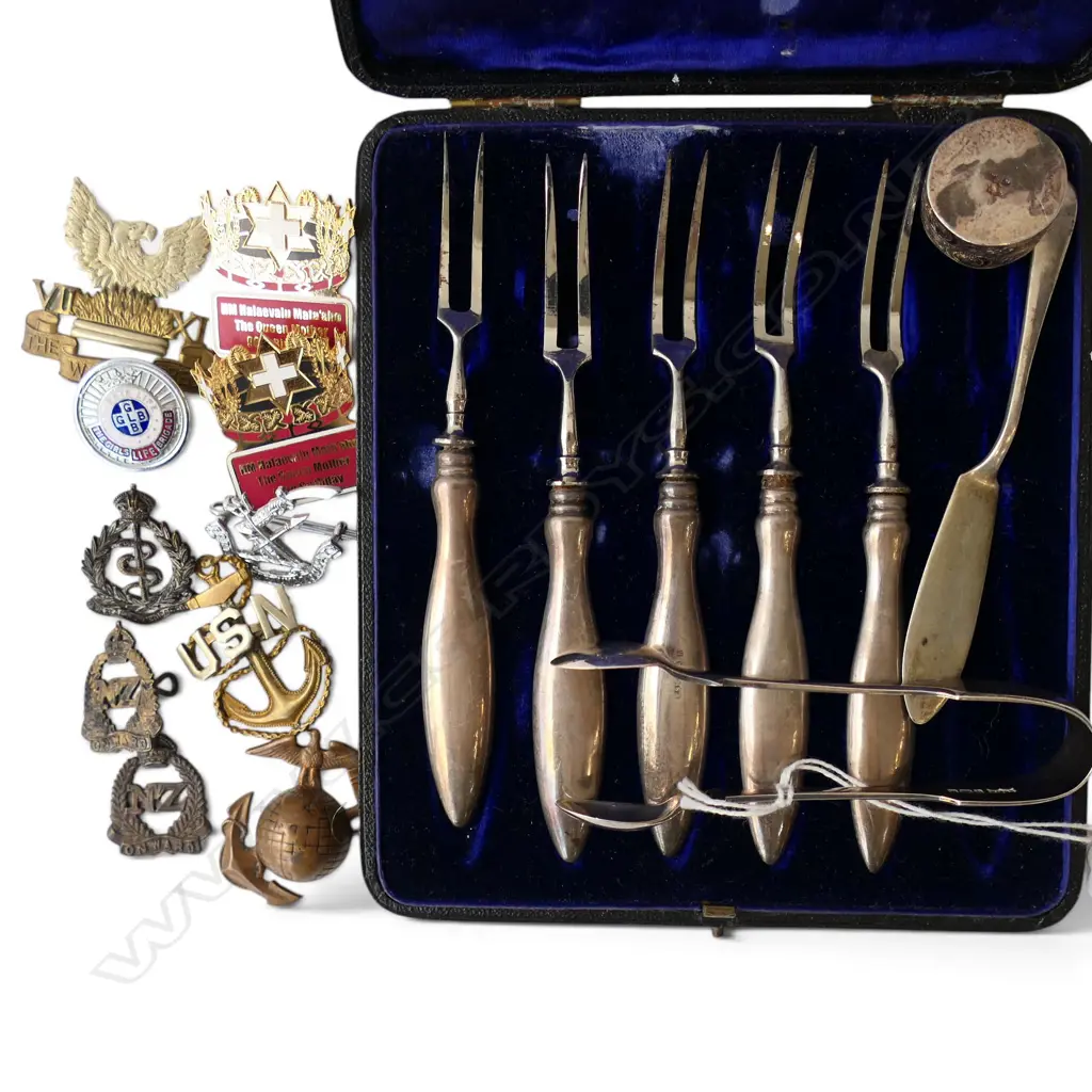 ASST. BADGES, 8 PCES STG SILVER (5 FORKS + 3 OTHER 51gms) Image 1++