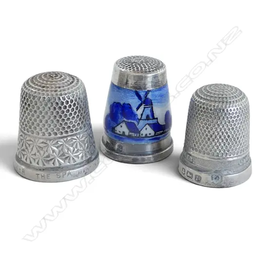 3 STG SILVER THIMBLES one w. b/w enamel 12gms