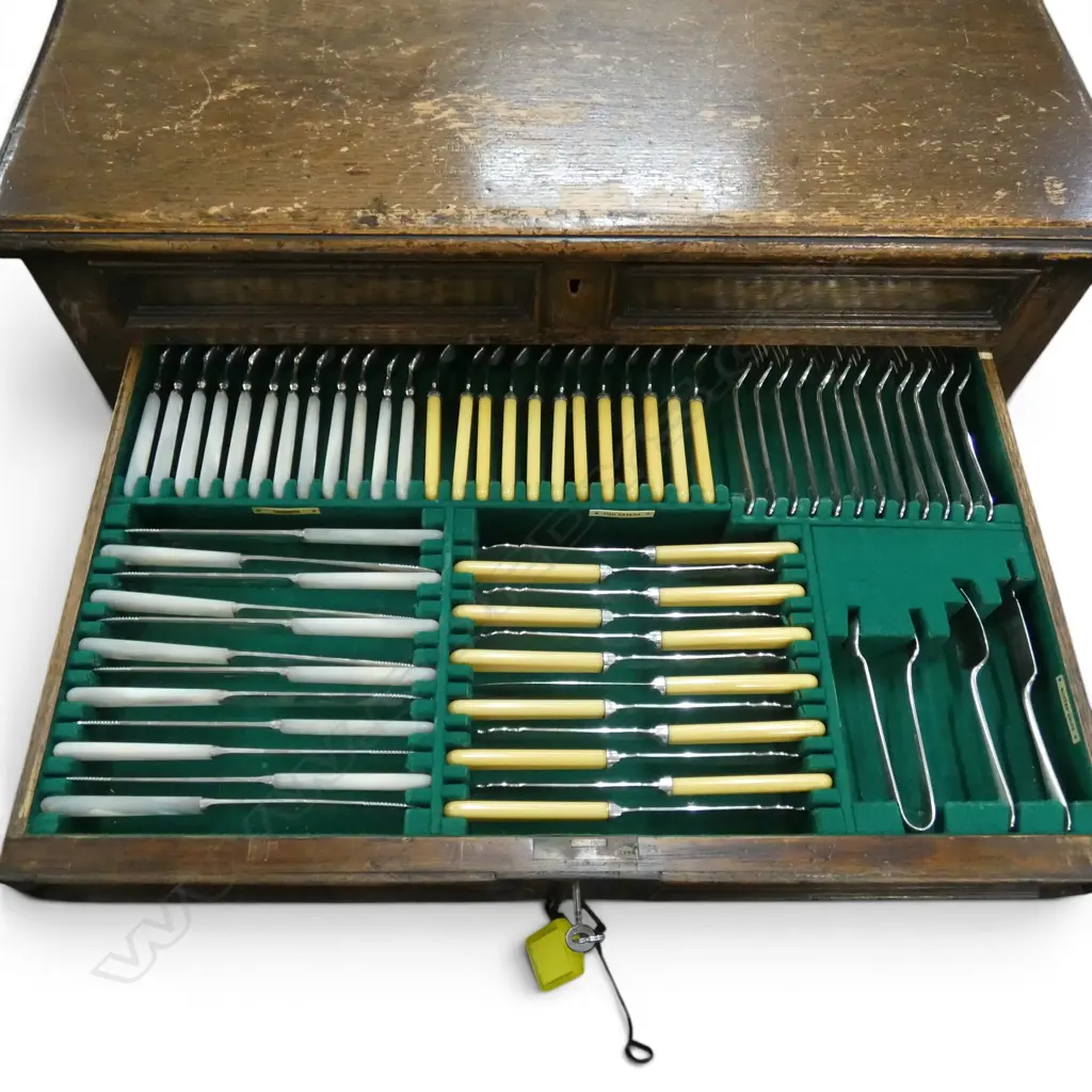 OAK CUTLERY CANTEEN TABLE FORM Image 1++