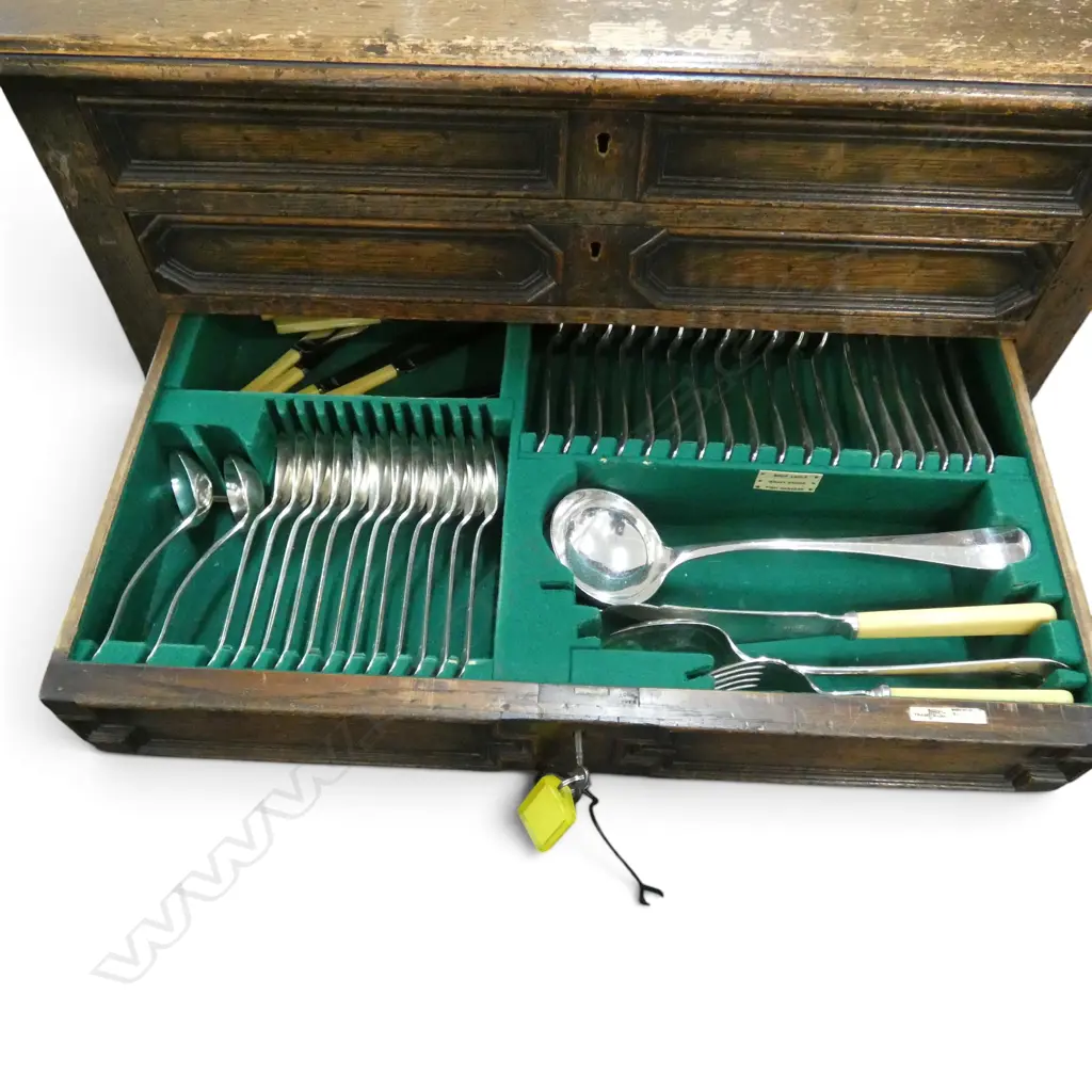 OAK CUTLERY CANTEEN TABLE FORM Image 1++