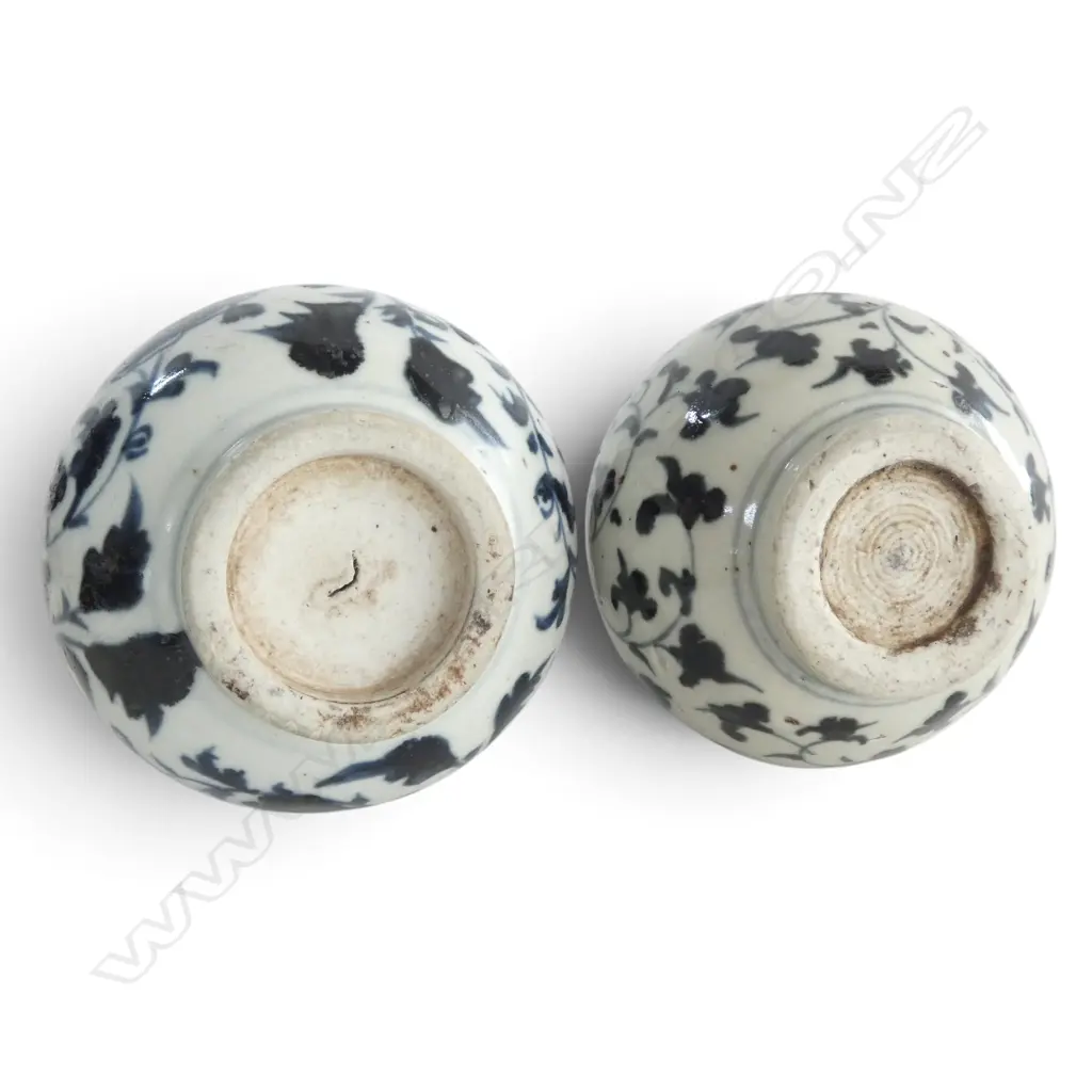 3 SMALL IMARI PLATES, 2 VASES & OTHER Dia.160mm Image 1++
