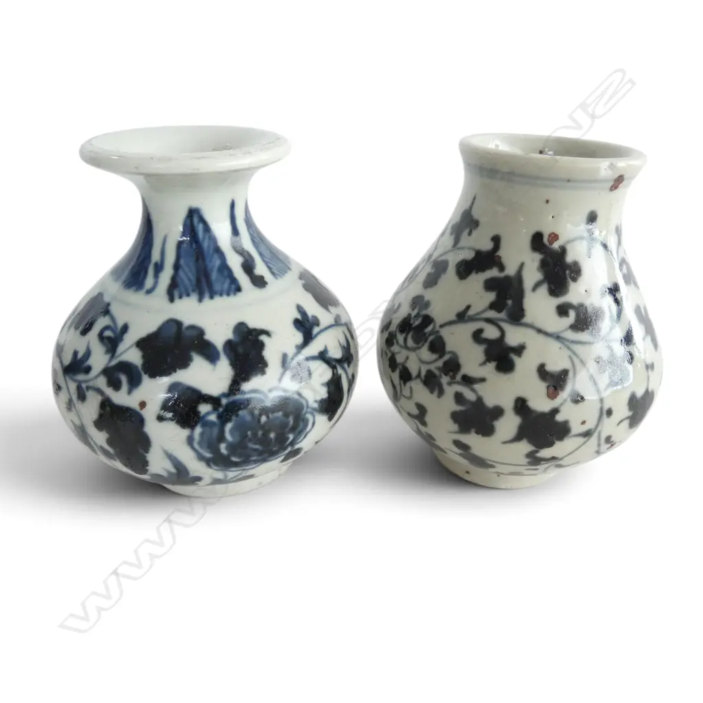 3 SMALL IMARI PLATES, 2 VASES & OTHER Dia.160mm Image 1++