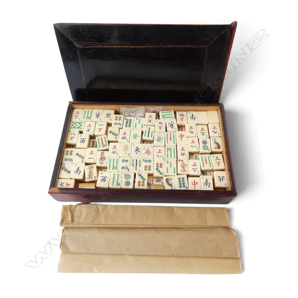 MAHJONG SET IN WOODEN CASE W.265mm Image 1++