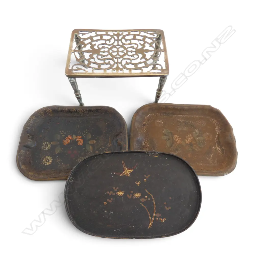3 ORIENTAL TRAYS + BRASS TRIVET W230mm Image 1++