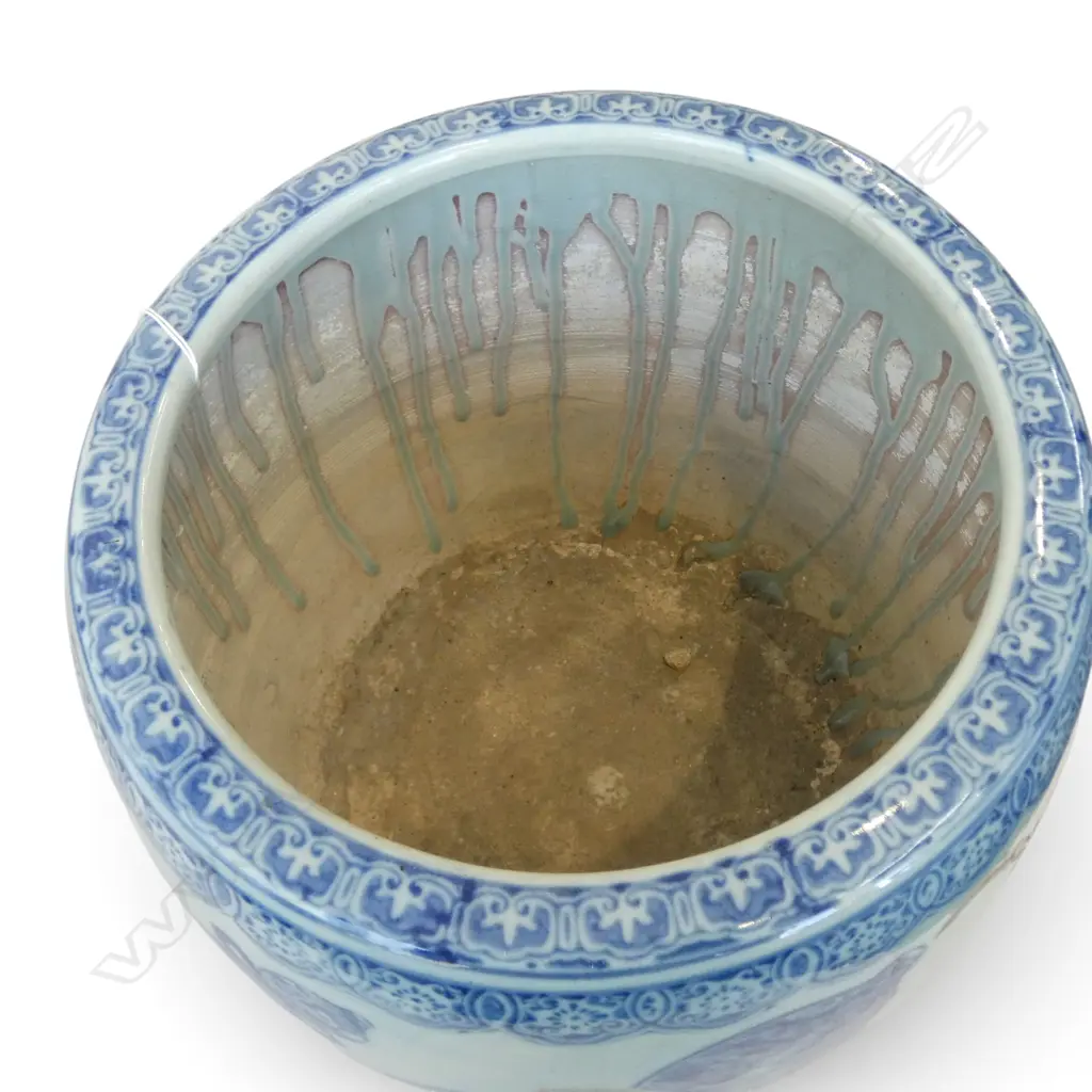 OLD JAPANESE IMARI HIBACHI blue glazed double gourd decoration H.255mm Dia.300mm Image 1++