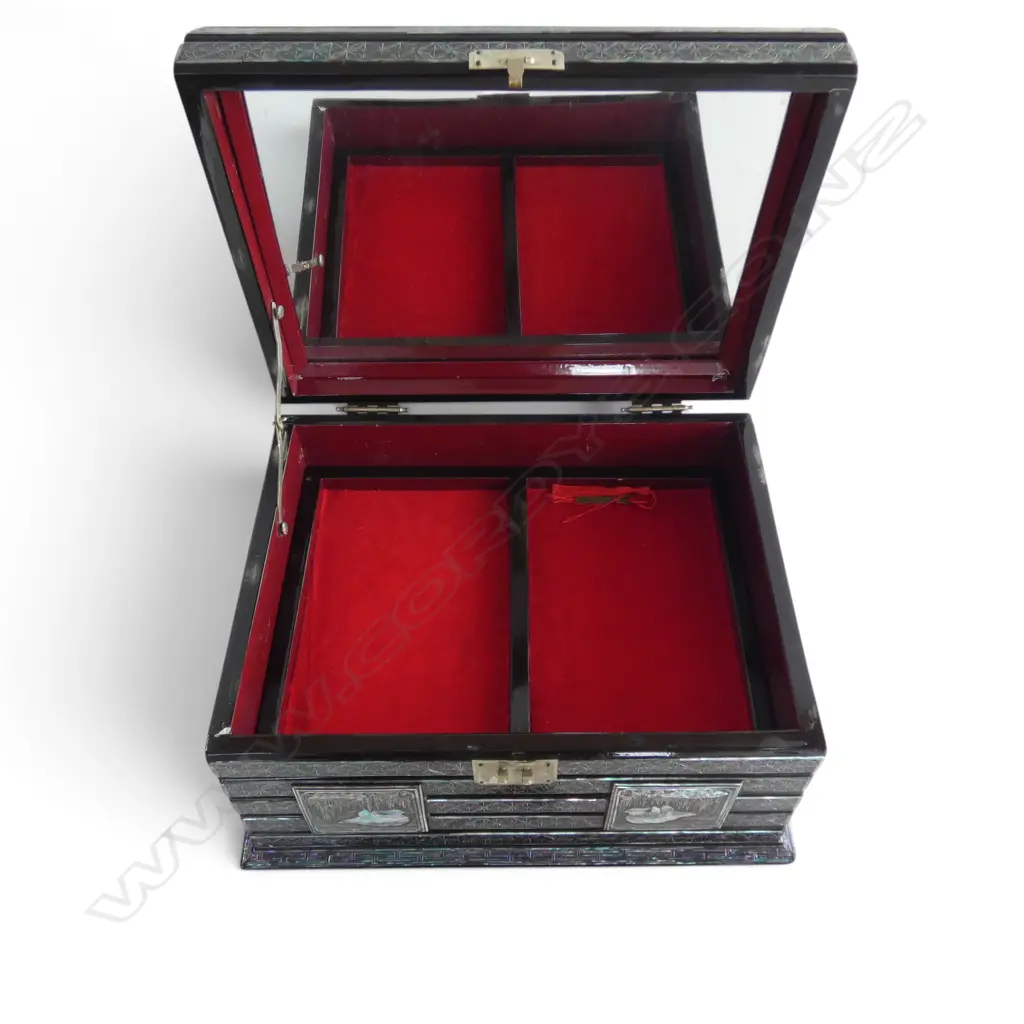 LG ORIENTAL MoP JEWELLERY BOX 375x300x295mm Image 1++