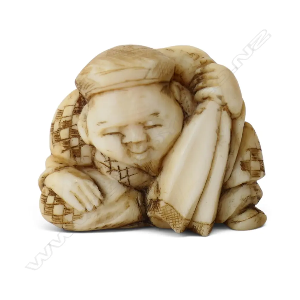 ORIENTAL IVORY NETSUKE, MAN w. SACK H.25mm Image 1++