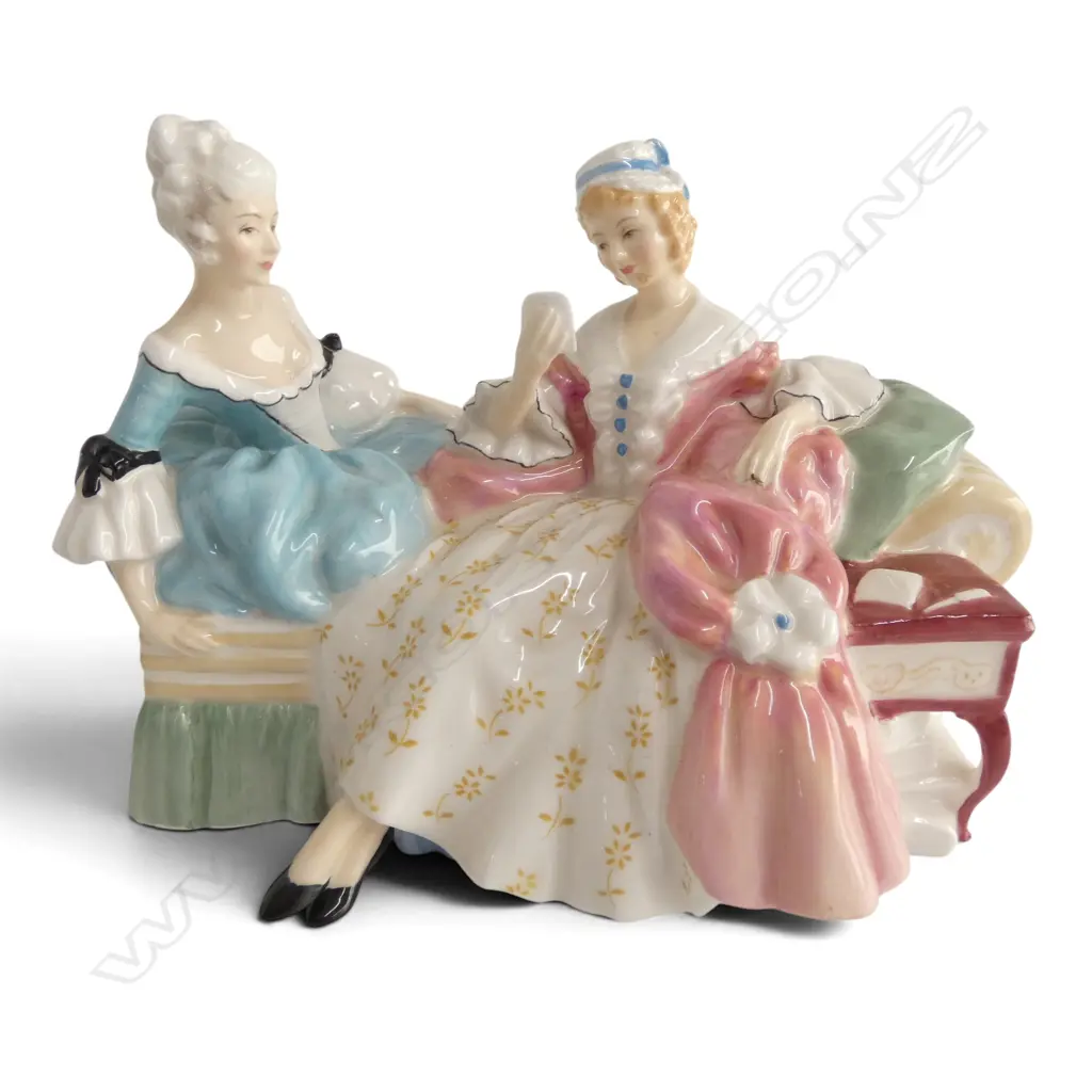 ROYAL DOULTON 'LOVE LETTER' FIGURINE L.200mm Image 1++