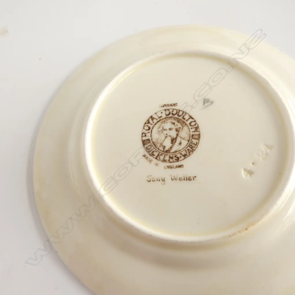 2 SML ROYAL DOULTON DICKEN'S WARE PLATES, Dia.130mm includes stands Image 1++