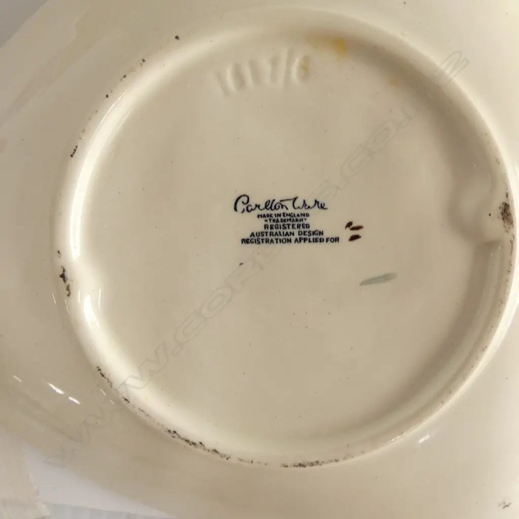 2 CARLTONWARE LEAF DISHES DIA240MM & MATCHING SMALLER DISH DIA180MM Image 1++