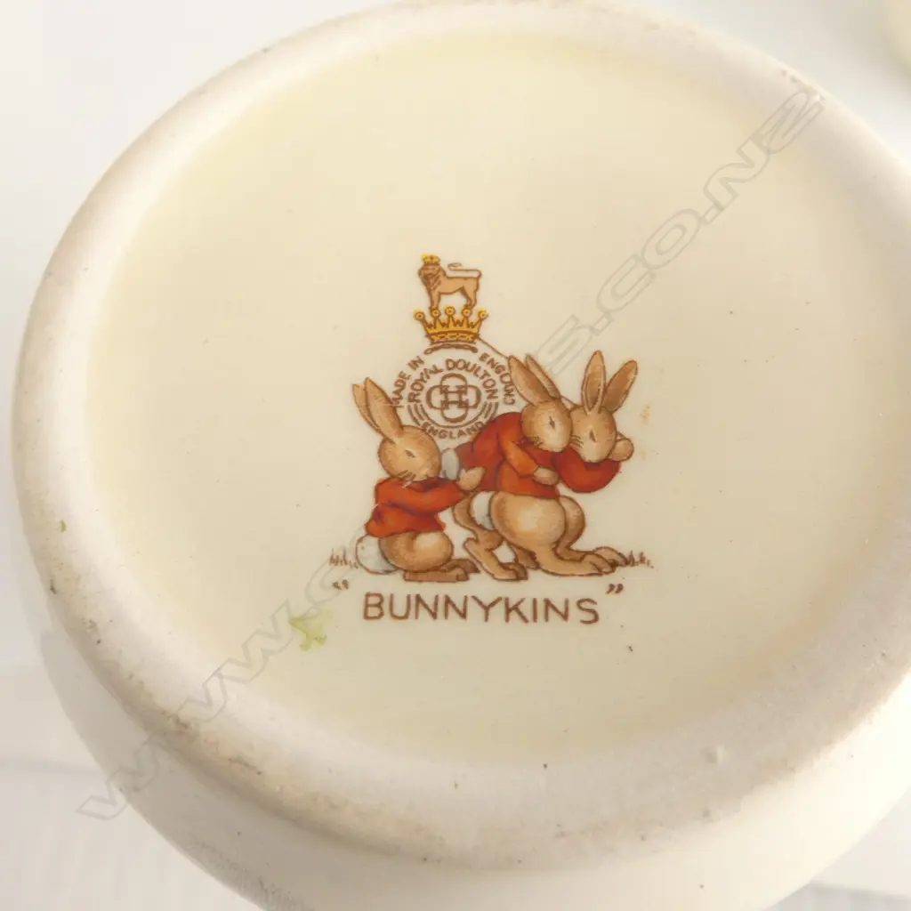 ROYAL DOULTON BUNNIKINS WALLCLOCK DIA200MM MONEY BOX H110MM MUG & 2 HANDLED MUG Image 1++
